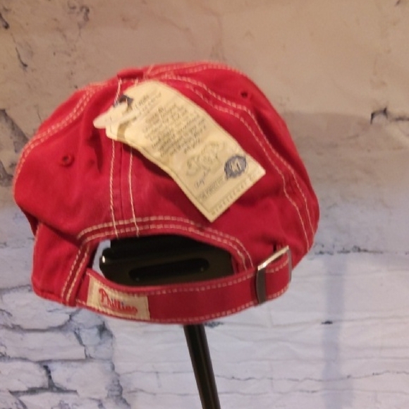 Red Baseball Cap with P Logo - Picture 2 of 4